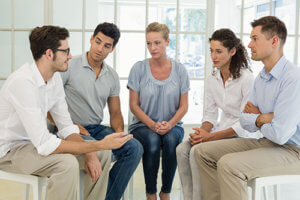 Alcohol rehab centers in Houston often use group therapy